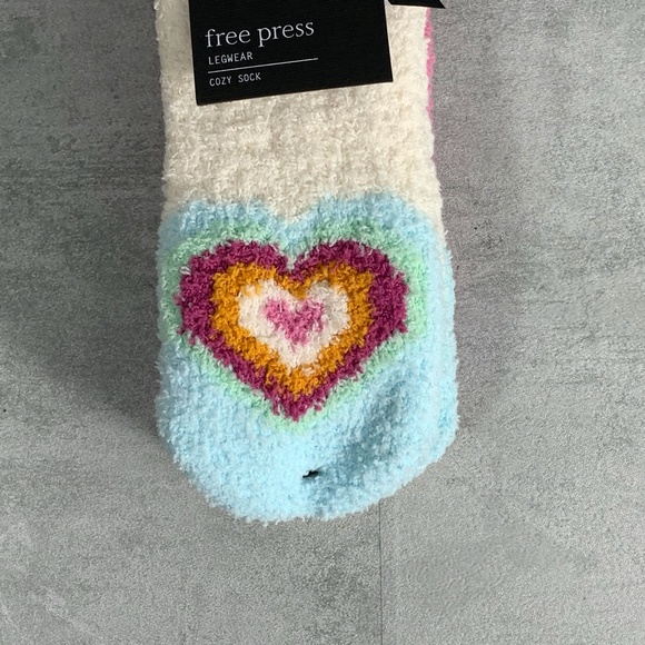 3/$20 Free Press 2 Pair Fuzzy Socks SZ 6-10.5 - Picture 3 of 7